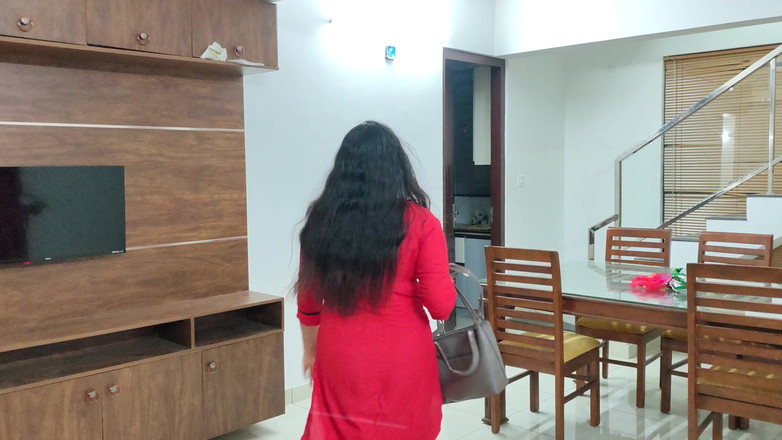 Vaigavarun45: Vreemde jongen gaat een Unknwon-meisjeshuis binnen en doet hete neukpartij...