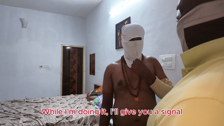 Tamilmalkova2: Marido engaña con los ojos vendados