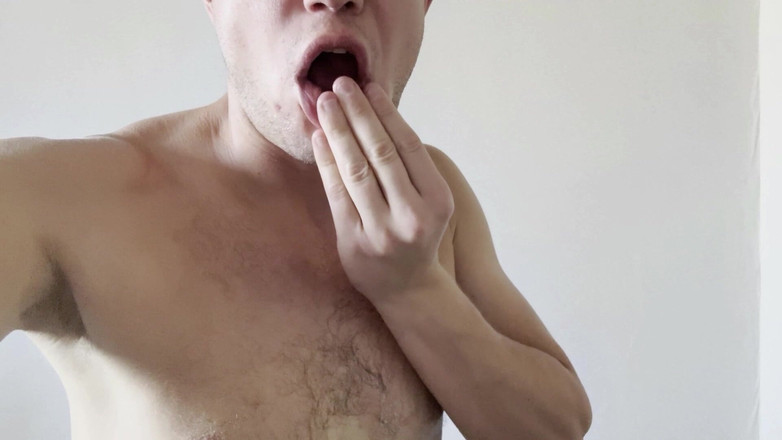 Throateman: Skuf baise le coursier dans la gorge