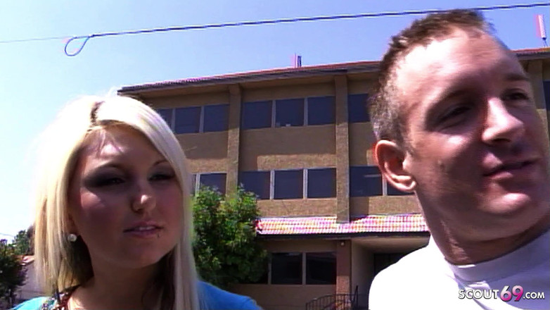 Full porn collection: Зведений брат з товстим Ленсом трахає блондинку худу тінку Кендру після коледжу