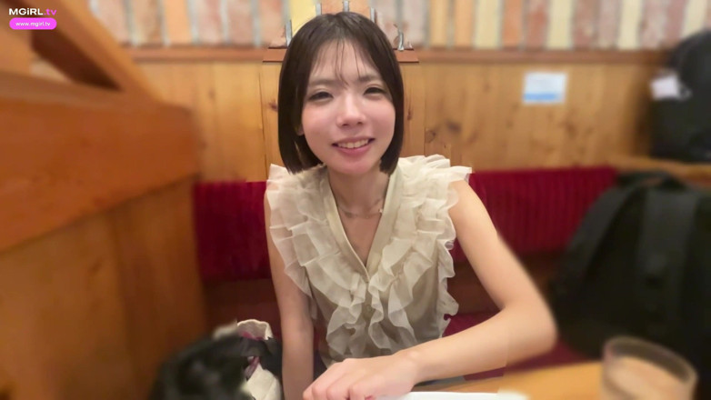 MgirlTV: 귀여운 달콤한 사라와의 독점 데이트