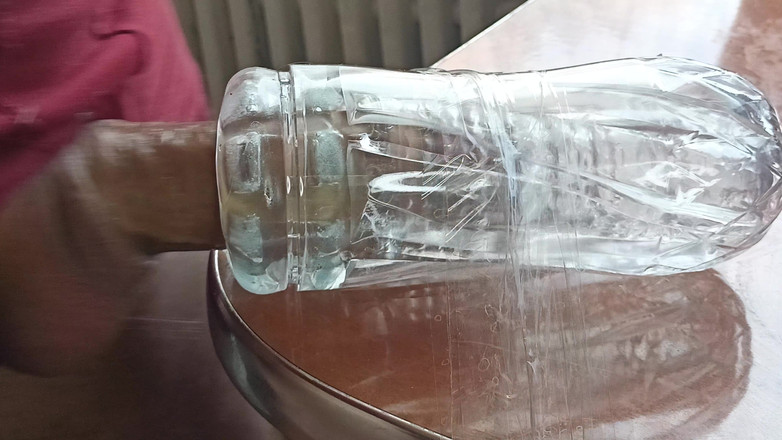 ArchiRusik: Спермо-ловушка крупным планом! Ой!!! Молодой твинк кончает!