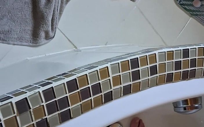 Hot-Pussy66: Washing Dirty Feet in the Bathtub