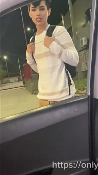 차에서 대학생 Bareback과 섹스하고 야외에서 엉덩이에 사정하는 동네 짱 순항