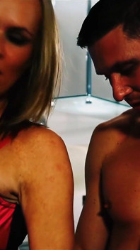 Summer Rose y Valerie Fox comparten el pene del hombre rico