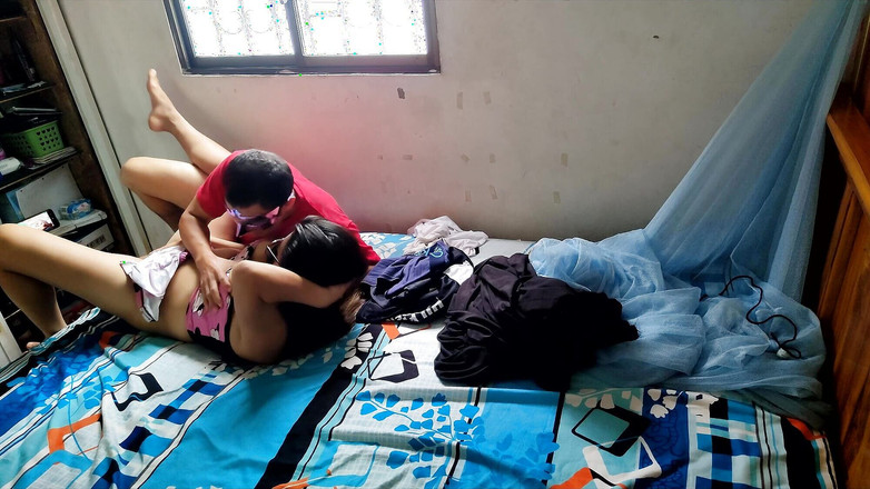 Martin13: Mi madrastra gorda y sucia prueba suerte haciendo porno casero...