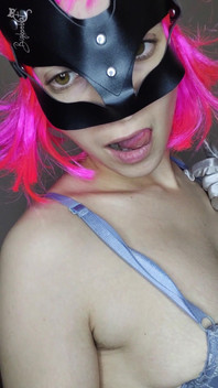 Guardami Toccarmi Appassionatamente, Indossando La Mia Maschera Da Gattino E Grandi Tette