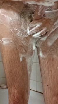 Dilf trong phòng tắm con cu cứng sục và xuất tinh - Rockard Daddy