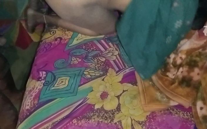 Pooja Sexy: Stiefzus seks met zijn stiefbroer in zijn kamer