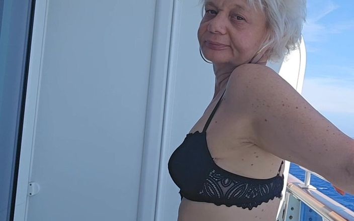 Sofy13: 안녕하세요, 나는 크루즈에서 돌아왔어요. 난 네가 잘 되길 바란다
