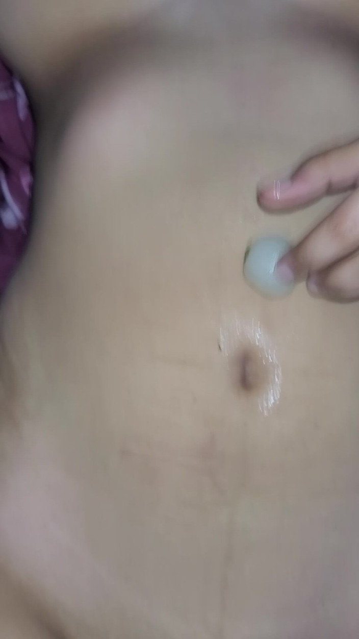 Riyathakur: Pron video tetičky s velkými prsy odhalenou milencem