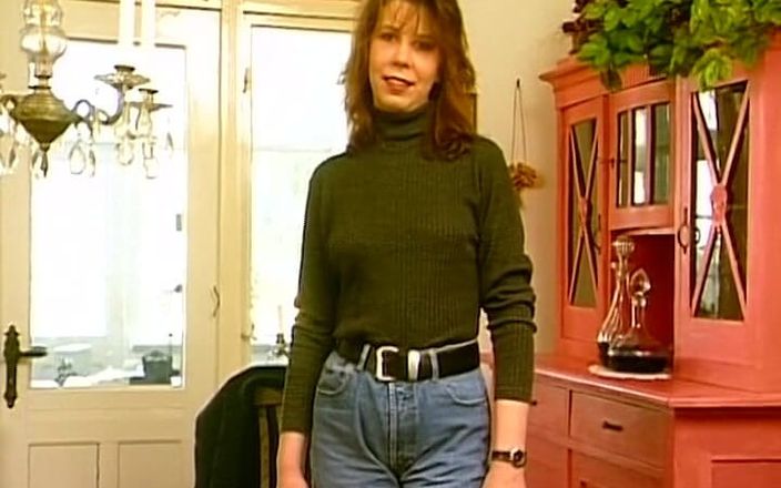 German Amateur Videos: 来自德国的优雅女士把一切都放下