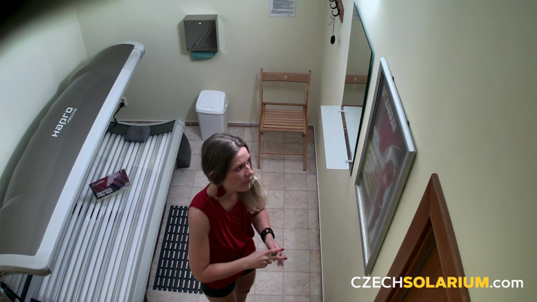 Czech Solarium: Tschechisches Solarium 315: sexy Frau zeigt sich im Solarium