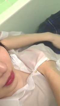 ไม่ได้แก้ผ้าแล้วปัญหาคืออะไร? - อาบน้ําผู้หญิงซีทรูแช่ - cut2
