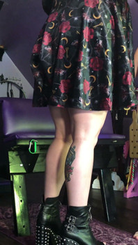 Scarlett Rayne Ties up and Waxes Jake Grand's Legs