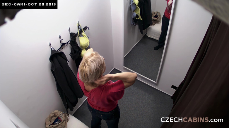 Czech Cabins: Czech cabins 29: toket aduhai tante semok ini suka banget dientot...