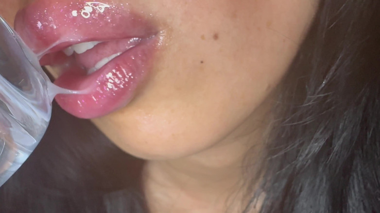Asmr_mouth: A Loooot dari Lipgloss Apabila Saya Kiss