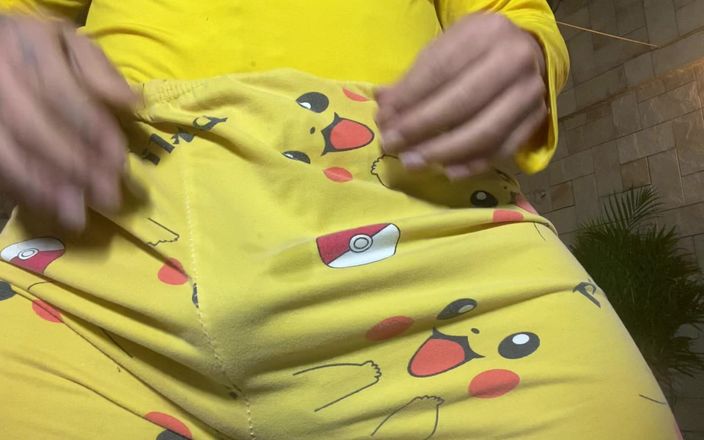 JessieRoss: Pikachu che urina nel mio giardino