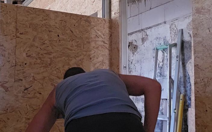Chris_snoopy_91: Спекотний день на будівельному майданчику, частина 2/9, пестощі пальцями, трах з ділдо, мінет з ділдо