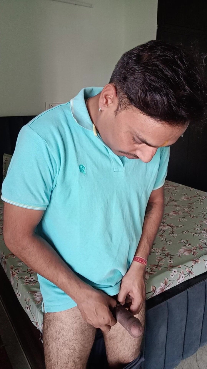 Rajasthani-old-lover: Lelaki desi India berkongkek dan mandi kasut dan melancap