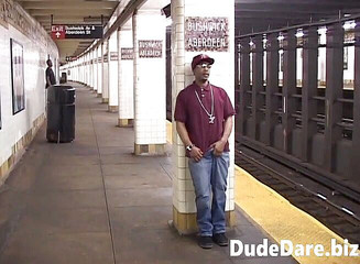 DudeDare: Daring ebony dude takes on a 9 inch BBC on bed