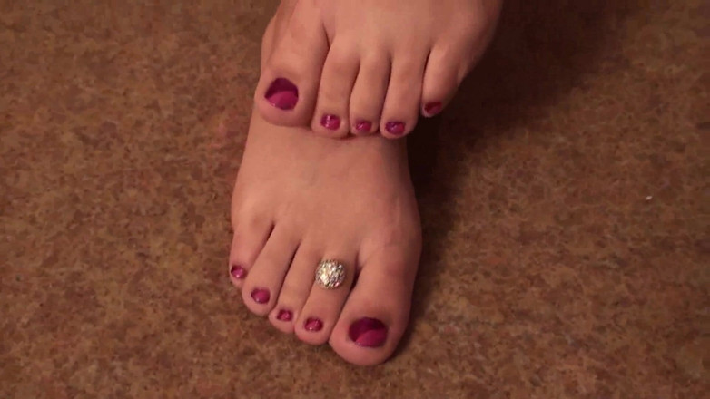 Foot Girls: สาววัยรุ่นเซ็กซี่ในชุดชั้นในเท้าเฟติชมือใหม่