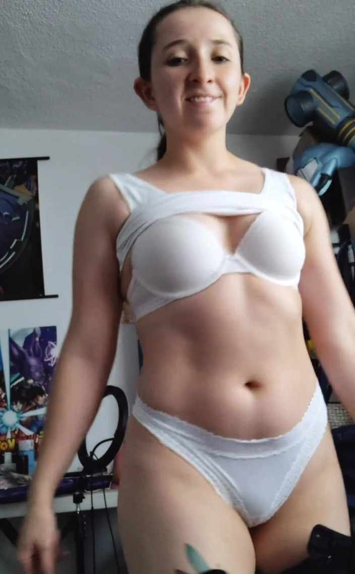 Candy Camille: 希望你这个周末有一个伟大的星期五有另一个活动，我会很忙，但我有新内容给你：3 等待它...