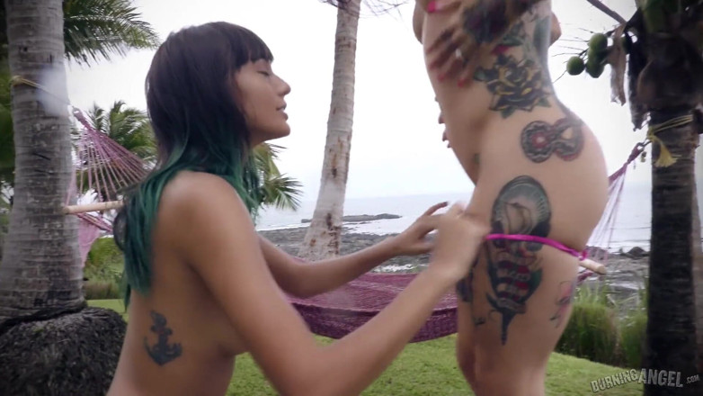 Burning Angel: Fucking on vacation - Janice Griffith & Joanna Angel