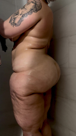 Valentina Lunarae: อาบน้ํากับฉัน