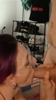 Tengo un conjunto nuevo de ropa interior y mi novio italiano no puede resistirse a follarme