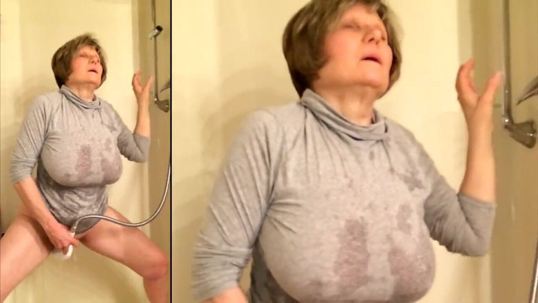 MarieRocks: Gilf dal seno grande si masturba in una camicia grigia