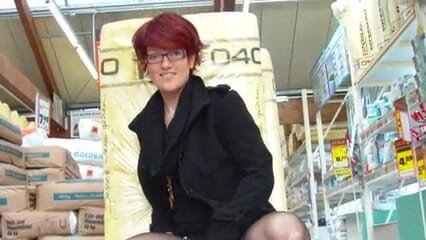 Popp Sylvie: Cumshot at the hardware store