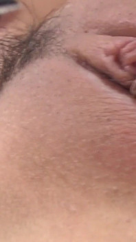 Asiatische schlampe, szene 4, sexy vollbusige japanische blondine fickt ihre haarige muschi und den letzten creampie