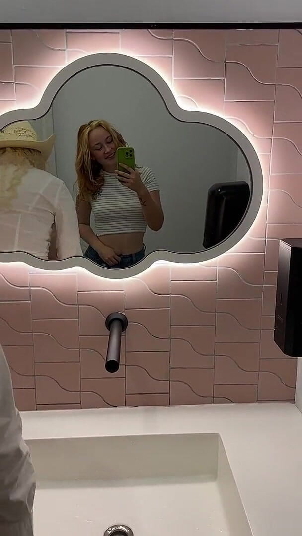 Me and My Step Daughter Pee in Public Toilet (Flexible Hanna)