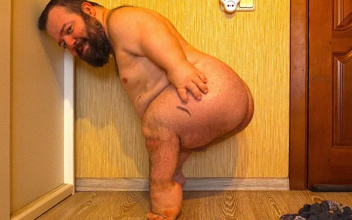MiniCorgi: Midget shows his fat ass in panties and without!