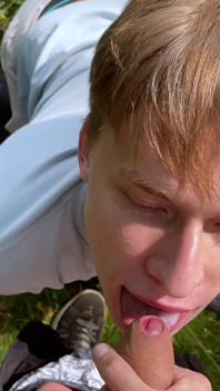 Hot Twinks Venkovní zábava: Kouření od Matty a Aiden