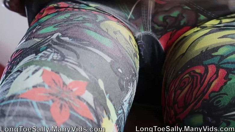 Long Toe Sally Big Buns: Squishies- tayt