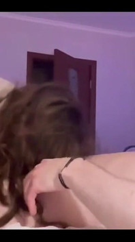Meine stiefschwester liebt es, arsch zu lecken und meinen schwanz zu lutschen