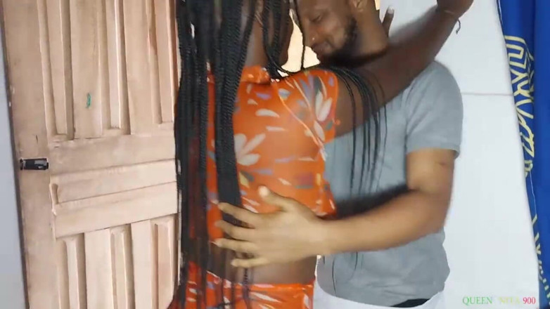 Queenanita900: O fantasma com tesão esguicha por toda a cama