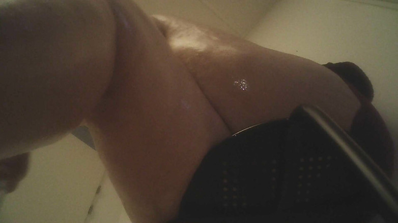 MisS Angel: Sbirciato con i miei up mentre mi lucida le scarpe