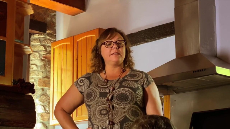 Mistress April: Stăpâna dominatoare April - o viață la picioarele ei, partea 1