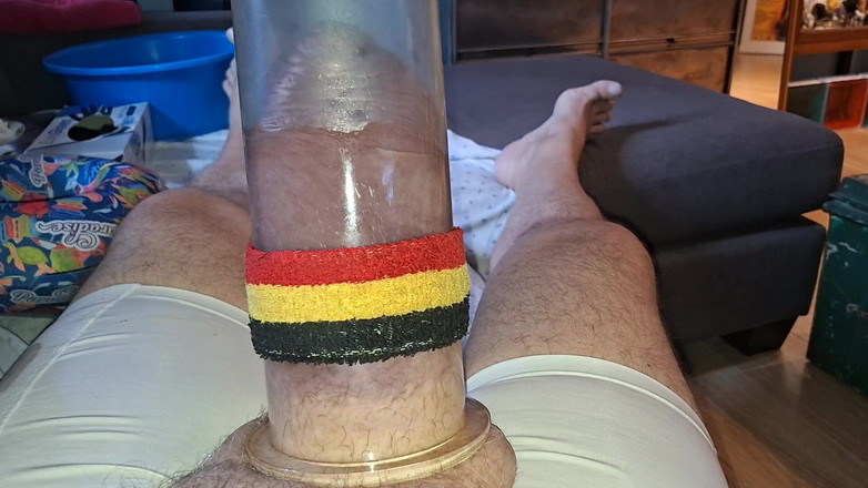 Monster_Meat_: Pumpující zrůda načerpá jeho silikonového ptáka