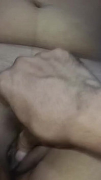 Girlfriend Ki Garam Chut Mein Fingering Se Squirt