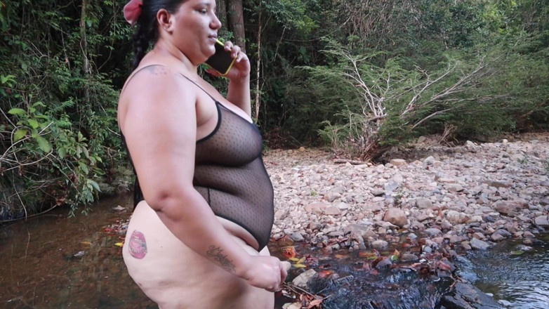 Lexly_16: Mój kochanek sąsiada goli moje jajko, a następnie ssie je,...