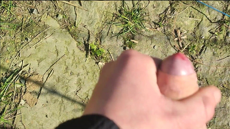 Sara B: Jerk and pee in the garden (POV)