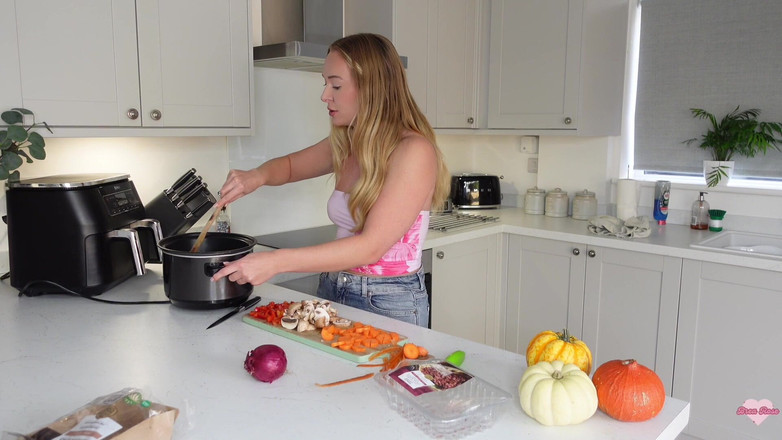 Brea Rose: Memasak dengan video percuma ibu tiri