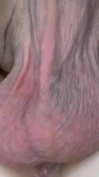 Pensava di farla uscire, ma le riempie la figa di caldo sperma! Una doppia sborrata!