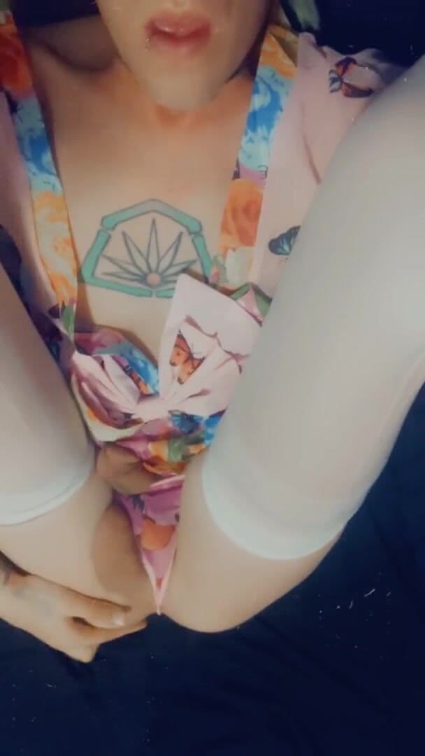 CarmenMelatonin: Hübscher kimono-kuss