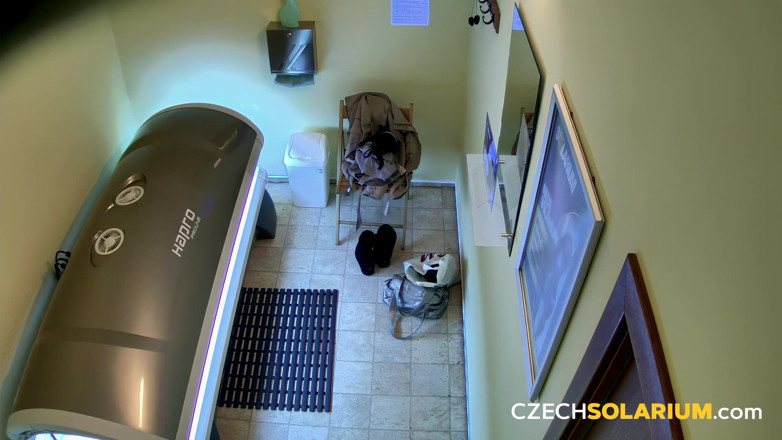 Czech Solarium: チェコ・ソラリウム63:パンティ姿のブロンド、でも長くは続かない