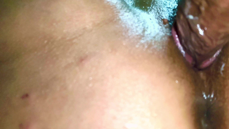 Chhattar gach: Üvey büyük kız kardeşim kızdı, tek bir yatağı paylaştık